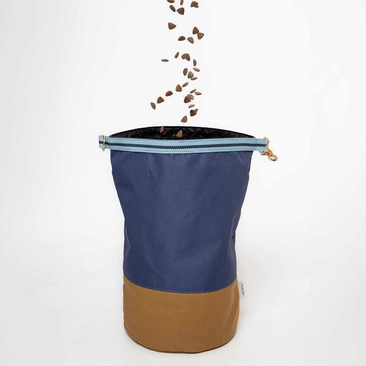 Roll-Top Kibble Travel Bag - Navy - Ruff and Tumble